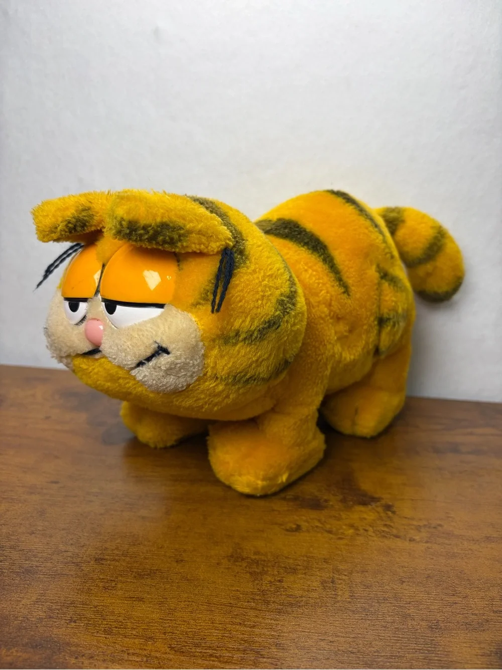 Vintage 1981 Garfield Standing Plush Toy (Dakin / Fun Farm)